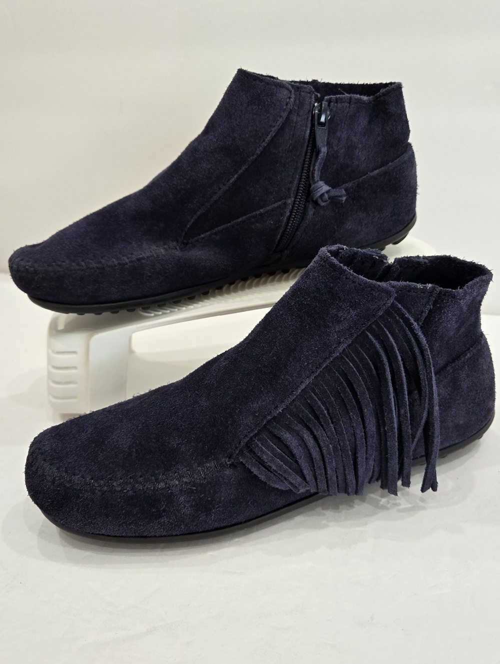 Minnetonka Womens Size 7.5 Blue Suede Fringe Side Zip Moccasin Ankle Bootie Boot